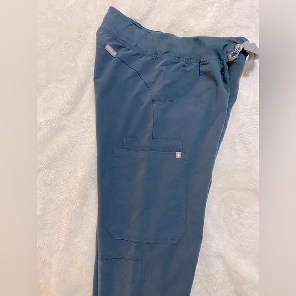 Figs Scrub bottoms XS in Dark Harbor - Picture 5 of 8